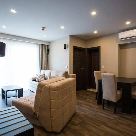 9 Aparthotel 4*