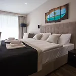 9 公寓式酒店 4*