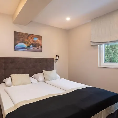 9 Apart Otel 4*