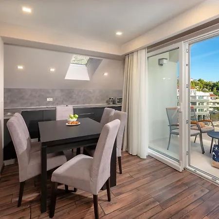 9 Apart Otel Makarska